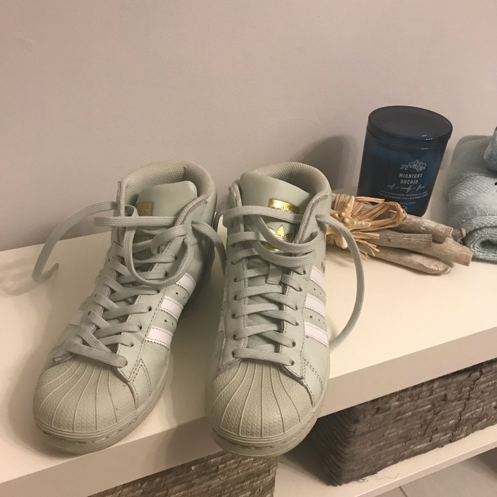 Adidas ProModel For Big girls size 4